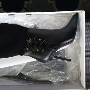 6.5 women's Nine West Boots